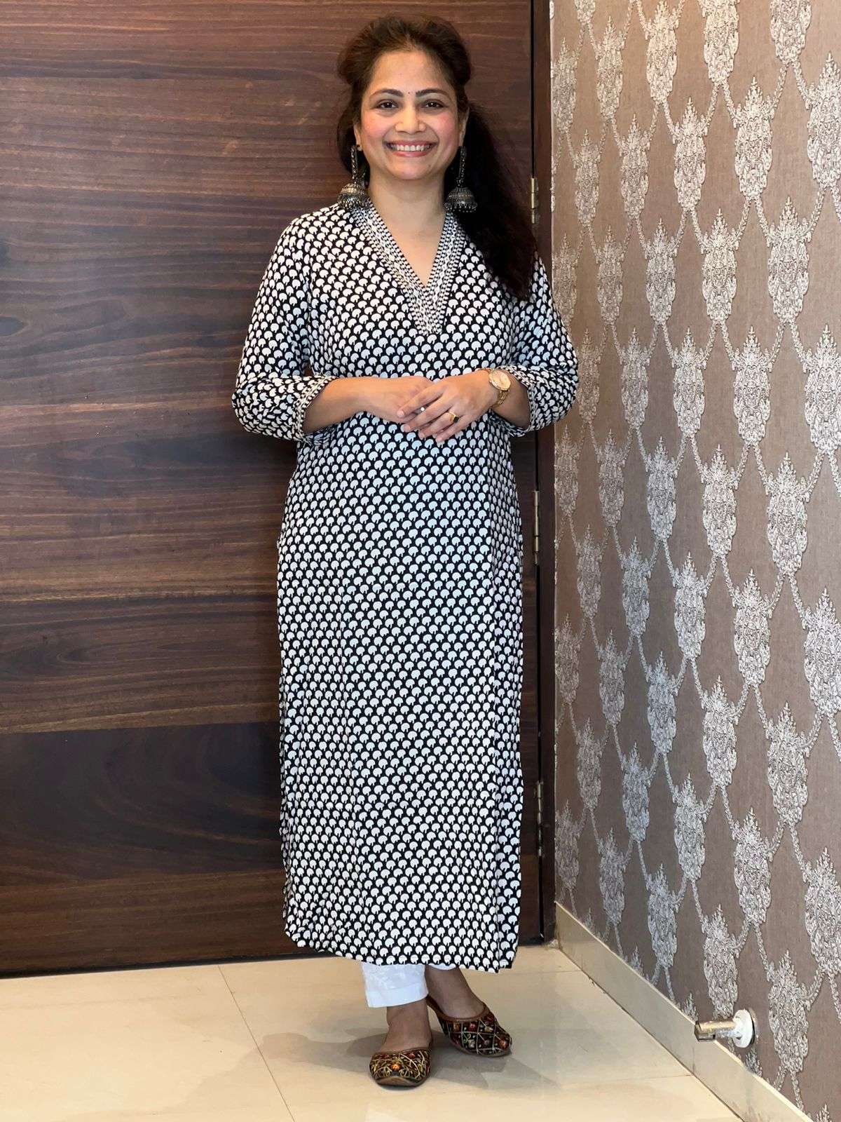 V Neck Black-White Kurti