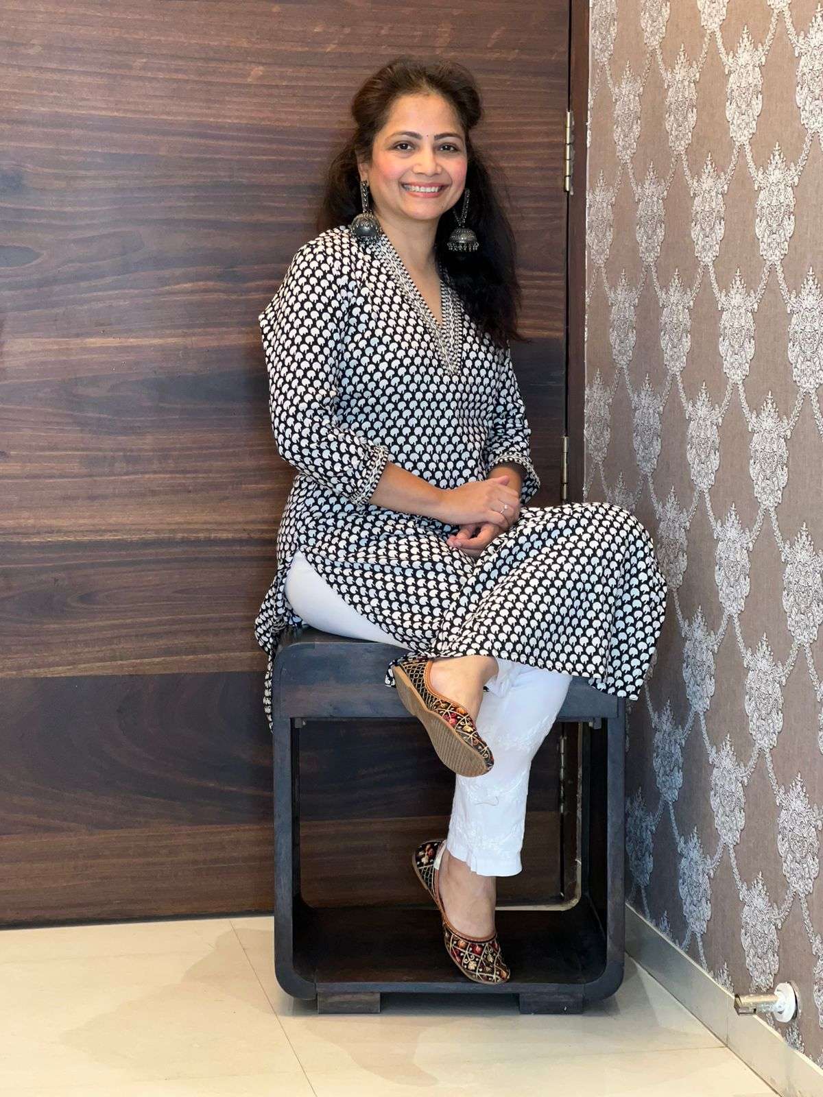 V Neck Black-White Kurti