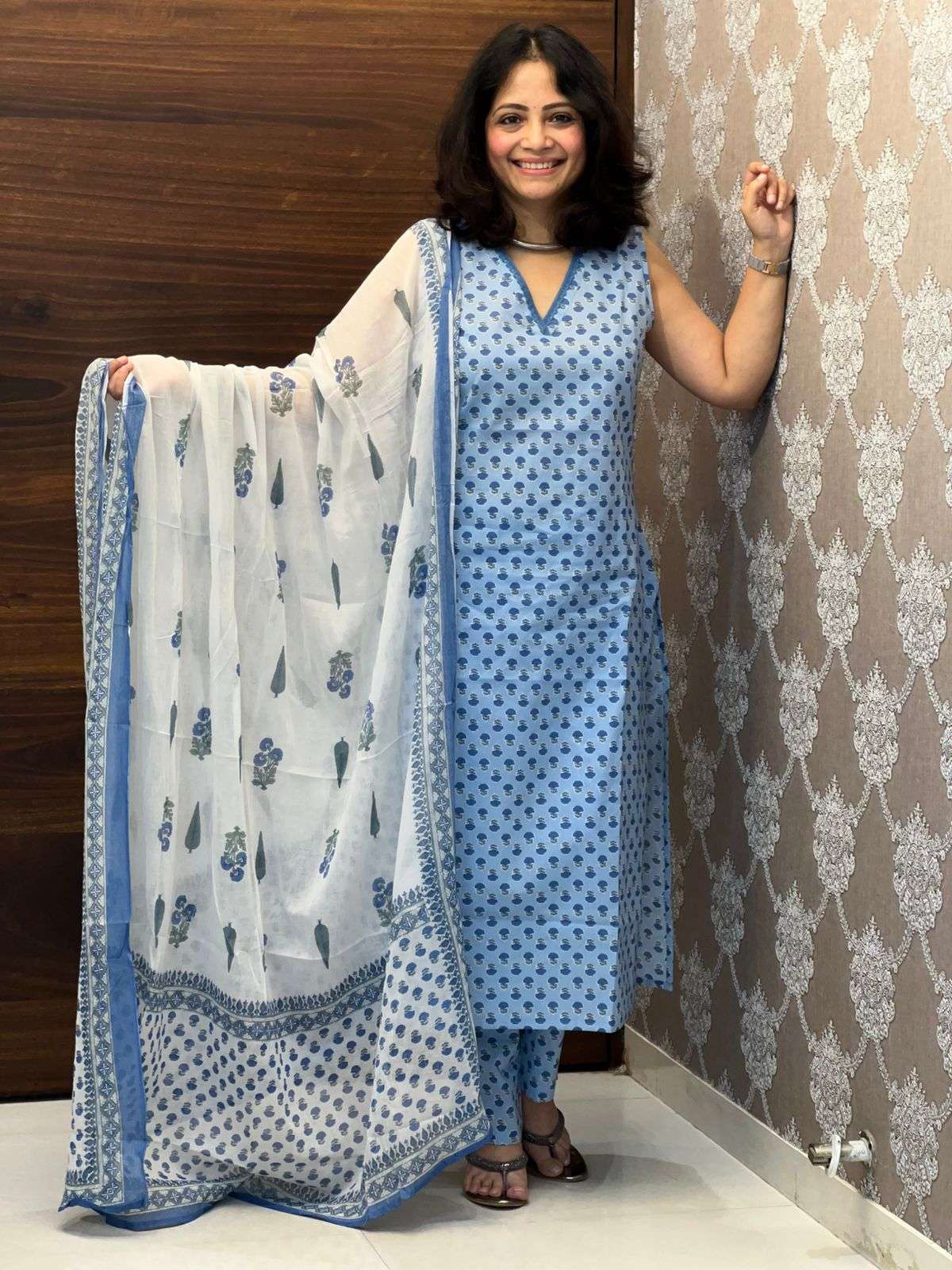 Blue-White Sleeveless Pure Cotton Dupatta Set