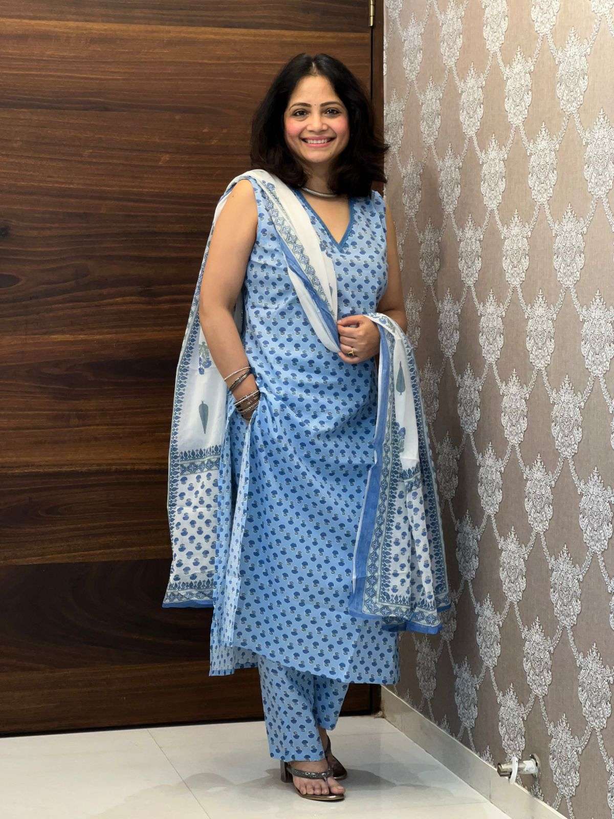 Blue-White Sleeveless Pure Cotton Dupatta Set
