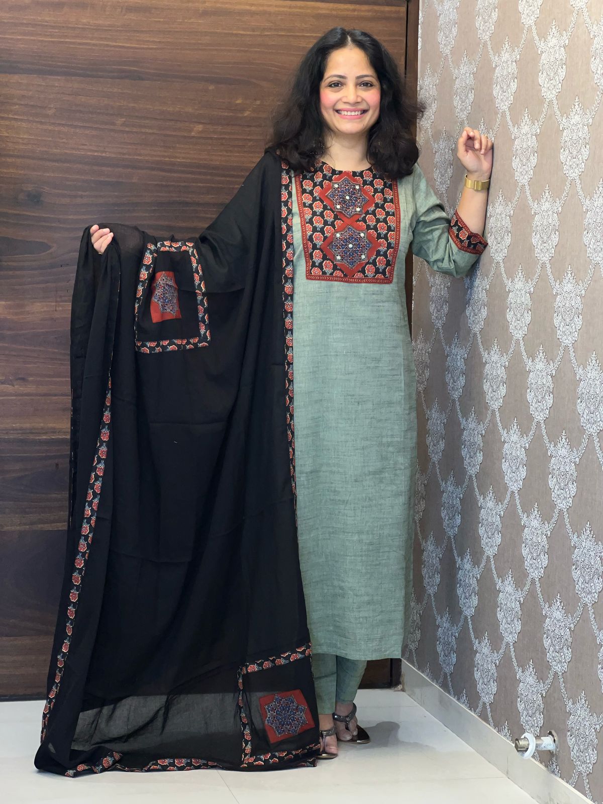 Handloom Cotton Applique Dupatta Set