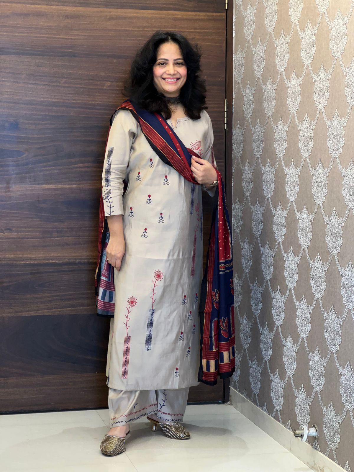 Soft Dove Grey Color Modal Muslin Set With Maroon Dupatta