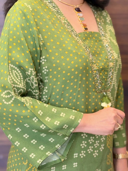 Green Color Bandhani print Pure Muslin Dupatta Set