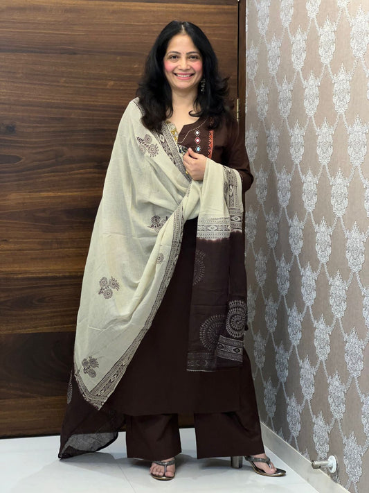 Coffee Brown-Offwhite Colour Dabu Cotton Dupatta Set