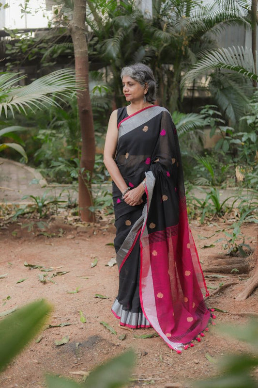 Black Cotton Saree - Magenta Pallu