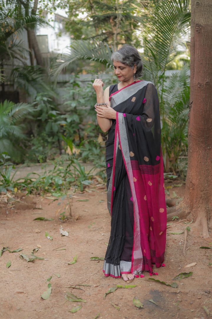 Black Cotton Saree - Magenta Pallu