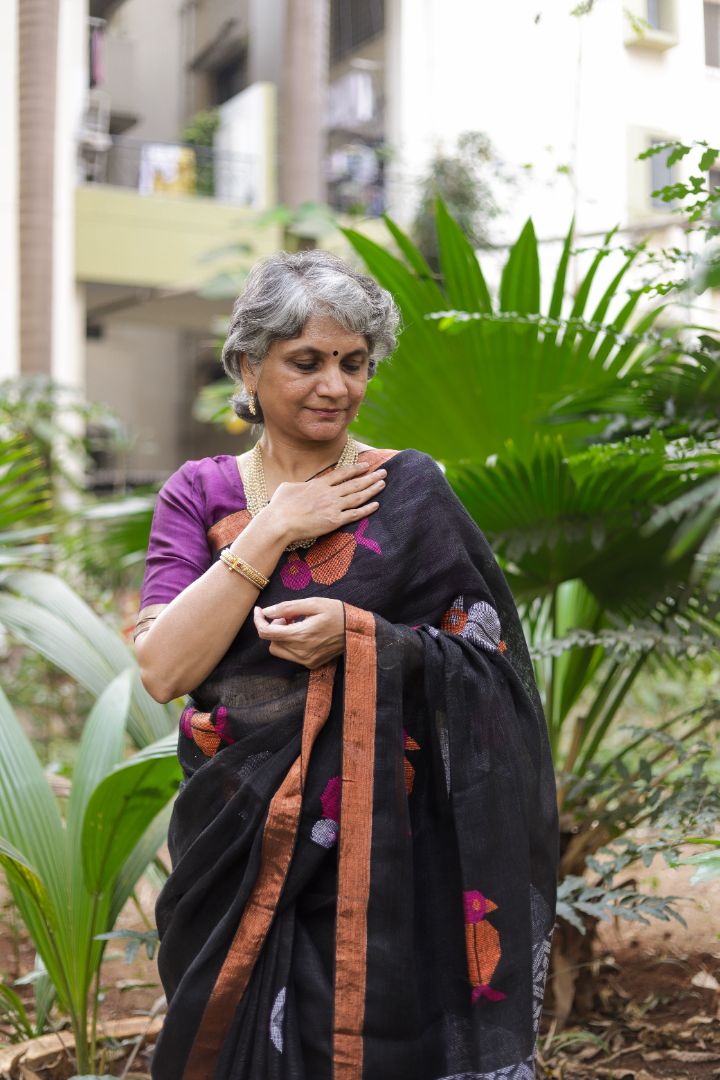 Black /Dark Pink- Linen jamdani saree