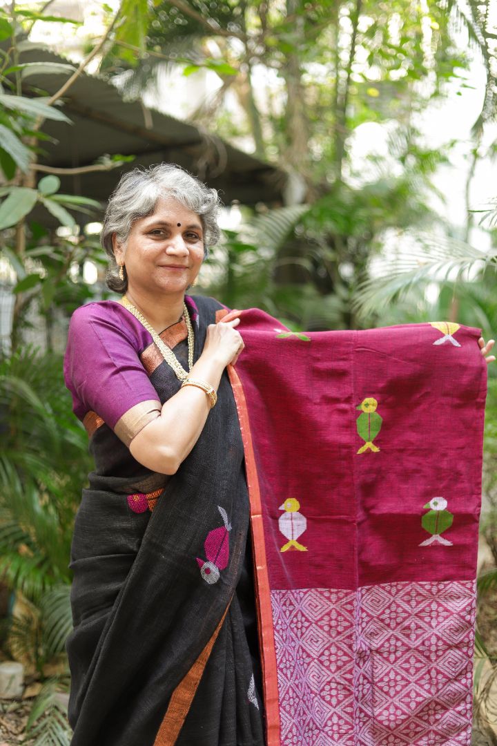Black /Dark Pink- Linen jamdani saree