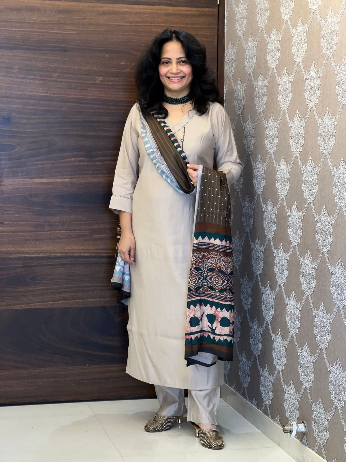 Soft Dove Grey Color Modal Muslin Set With Coffee Color Dupatta