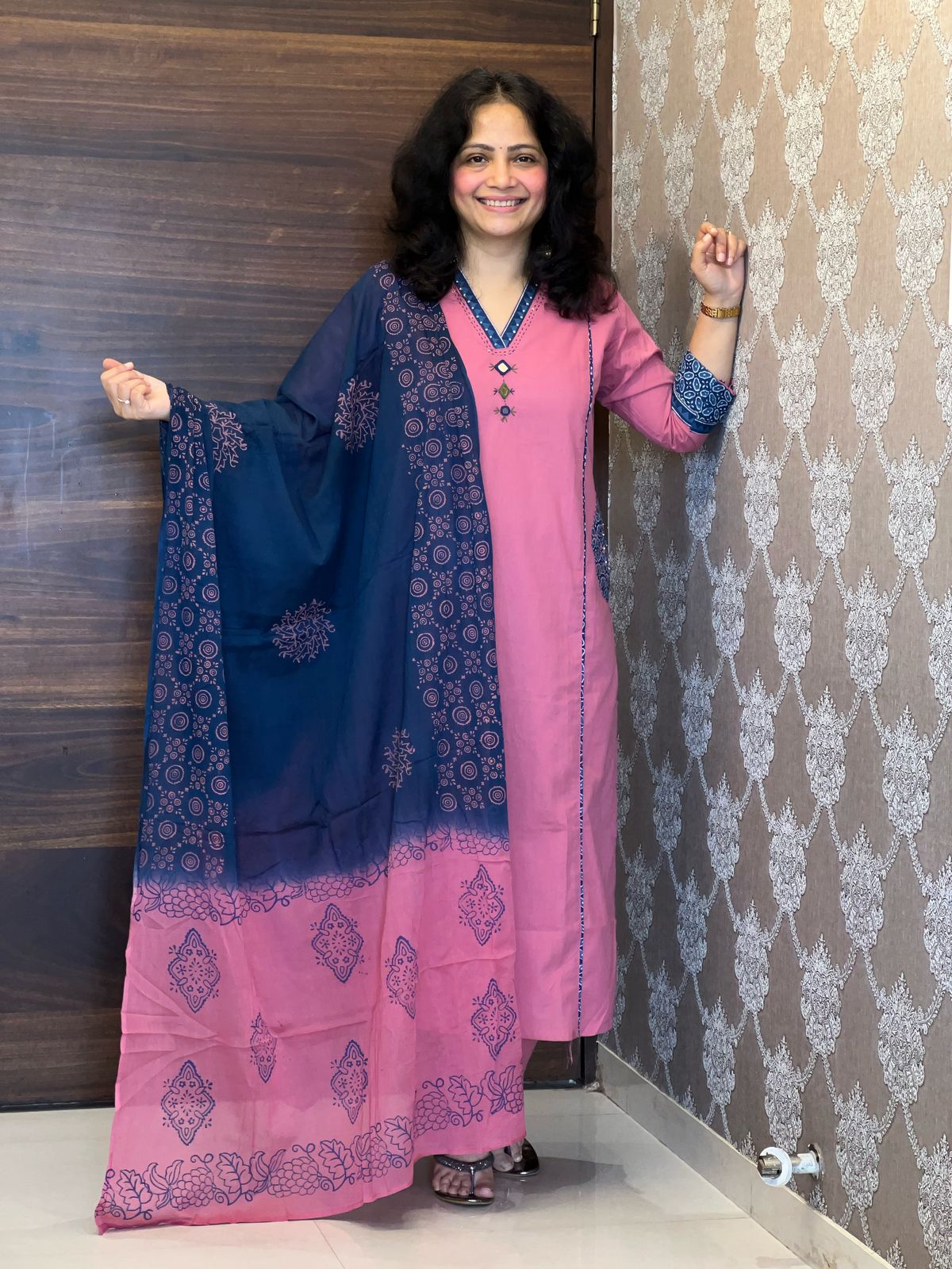 Onion Color Double Side Pocket Dupatta Set