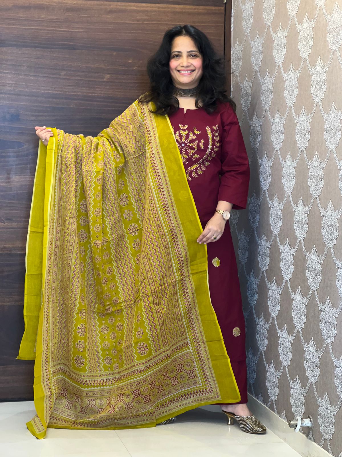 Deep Maroon Colour Daboo Cotton Applique Work Dupatta Set