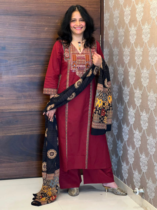 Maroon Colour Dabu Cotton Dupatta Set