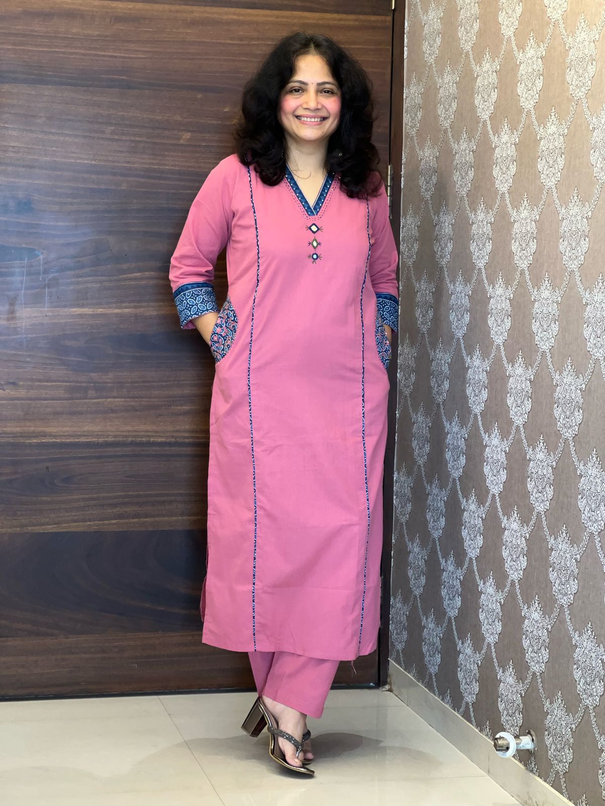 Onion Color Double Side Pocket Dupatta Set