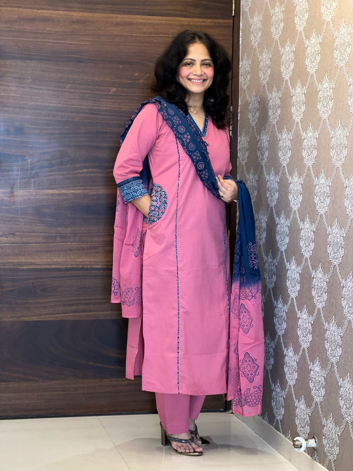 Onion Color Double Side Pocket Dupatta Set