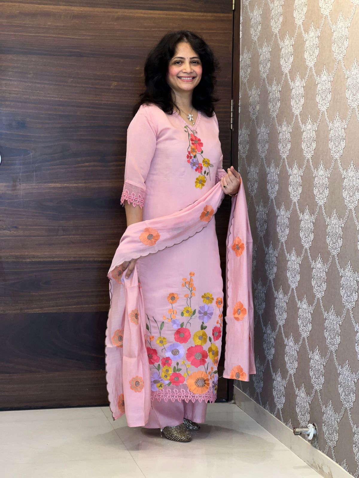 Pastel Pink Color Muslin Dupatta Set