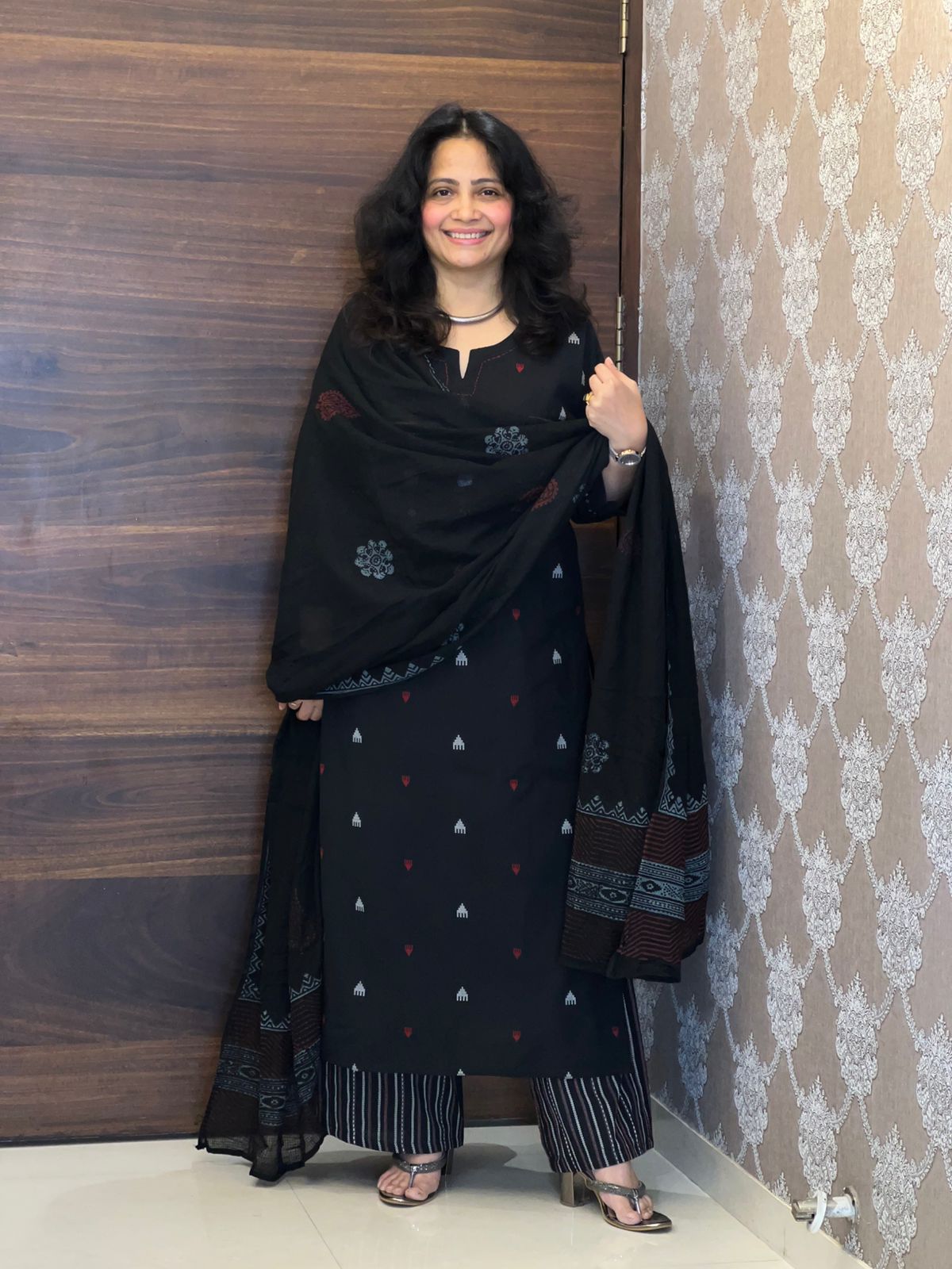 Black Colour Handloom Dupatta Set