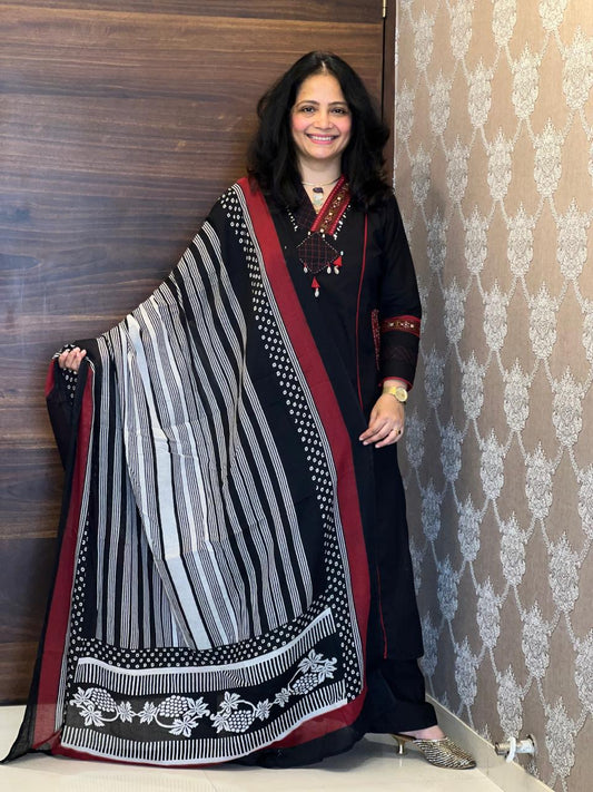Black Colour Dabu Cotton Dupatta Set