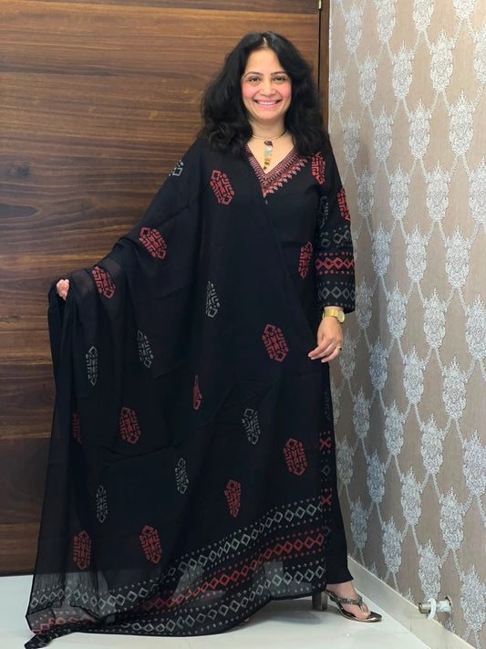 Black Color Block-Printed Pure Cotton Dupatta Set