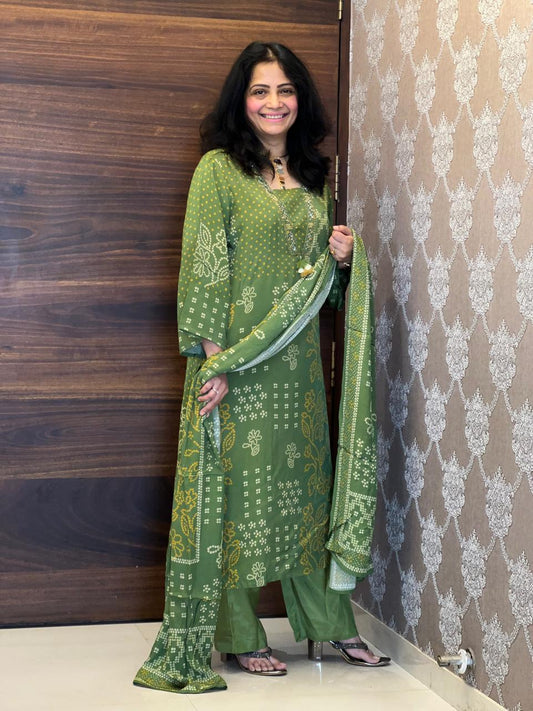 Green Color Bandhani print Pure Muslin Dupatta Set