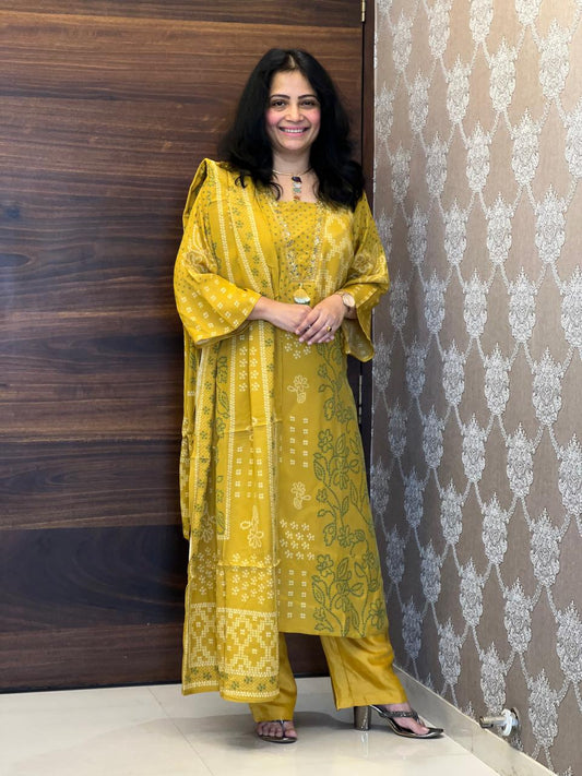 Yellow Color Bandhani print Pure Muslin Dupatta Set