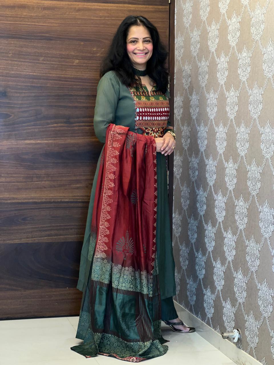 Green Color Mul Chanderi Dupatta Set