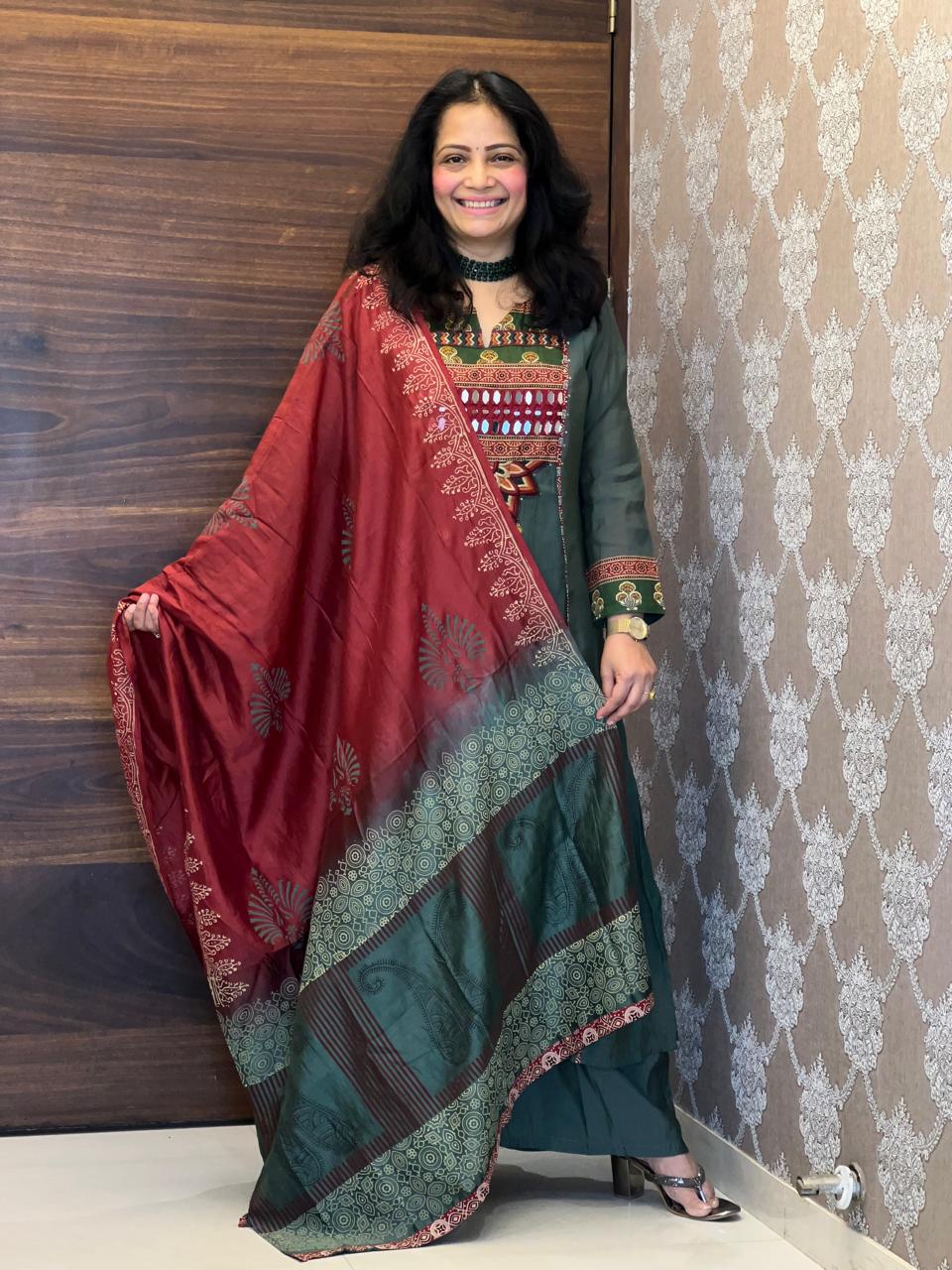 Green Color Mul Chanderi Dupatta Set